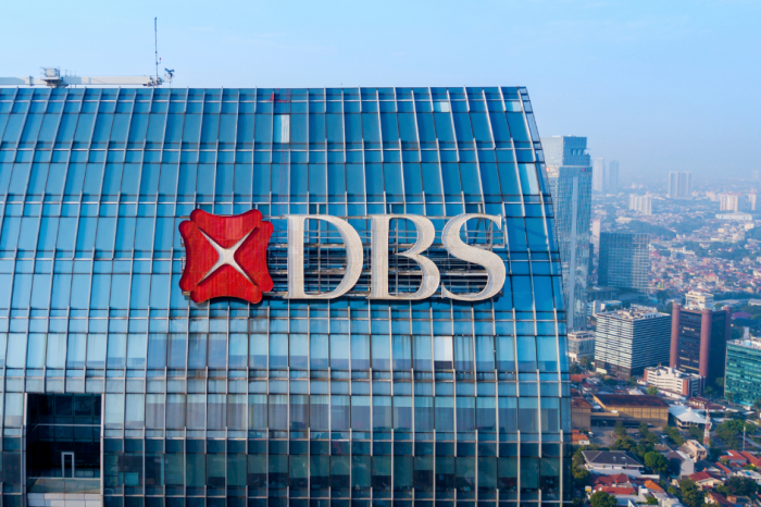 Amid Bear Market, Singapore's Largest Bank To Expand Crypto Services
